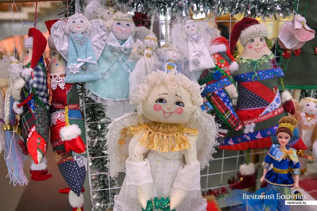 24.12.2021. Бобруйск. Праздничная ремесленная выставка-ярмарка «Новогодние чудеса» во Дворце искусств