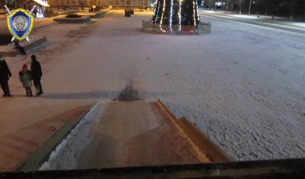 В Горках 4-летний мальчик получил тяжелую травму головы, спускаясь с горки.