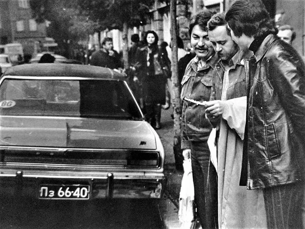 «Романтики» (Шабалин, Крумкачев, Гуленков) во время одной из гастрольных поездок. 1970-е годы.