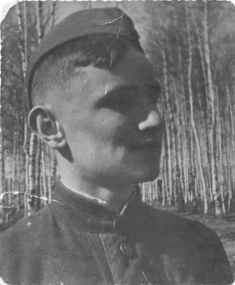 Ефим Драбкин в послевоенном Бобруйске 1945 года.