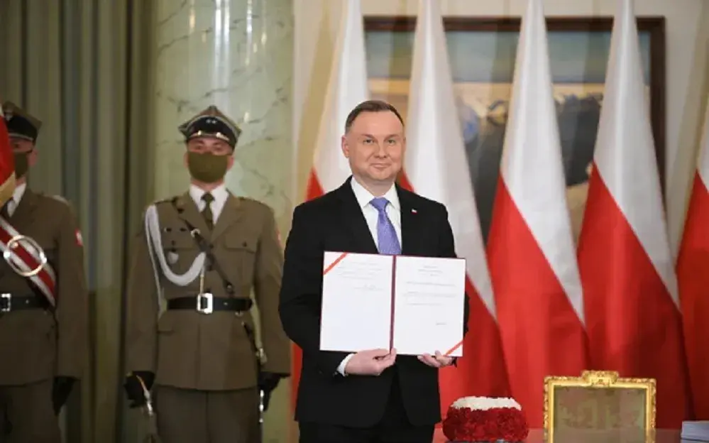 Президент Польши Анджей Дуда подписал Акт о защите Отечества.