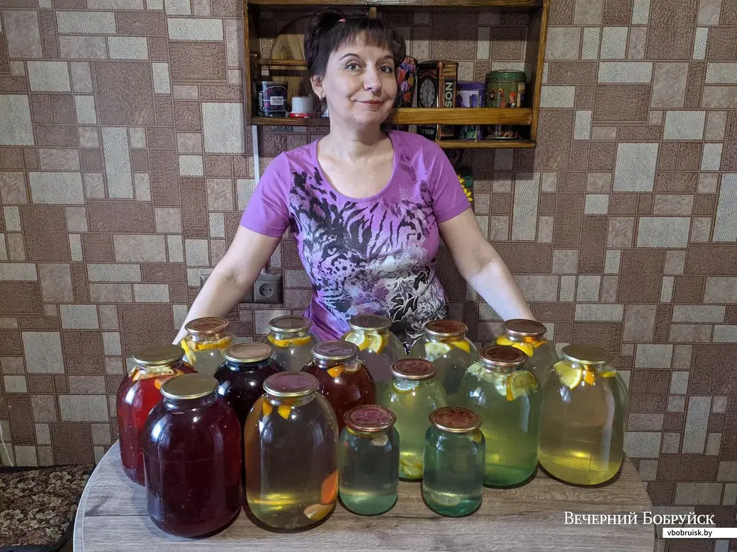 Наш корреспондент Ирина Рябова с запасами на зиму.