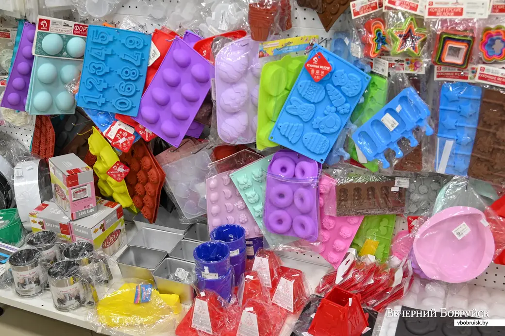 В магазине MisterCake много силиконовых форм для шоколада, глазури, леденцов, выпечки.