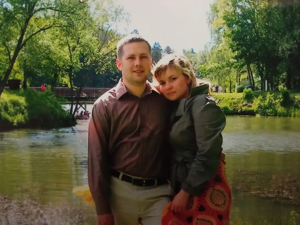С самого начала отношений Сергей с Олесей мечтали, что у них будет несколько детей. И теперь воспитывают их сообща, помогая друг другу.
