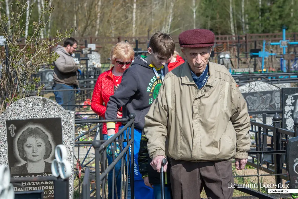 03.05.2022. Бобруйск. Радуница на кладбище в деревне Зеленка-2 (ул. Керамичная)