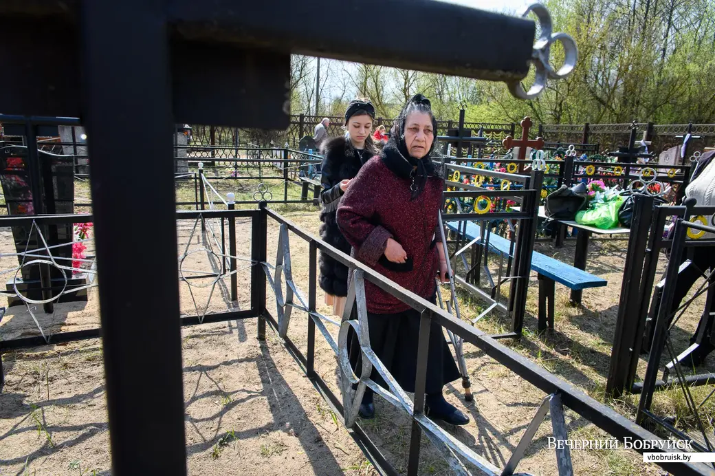03.05.2022. Бобруйск. Радуница на кладбище в деревне Зеленка-2 (ул. Керамичная)