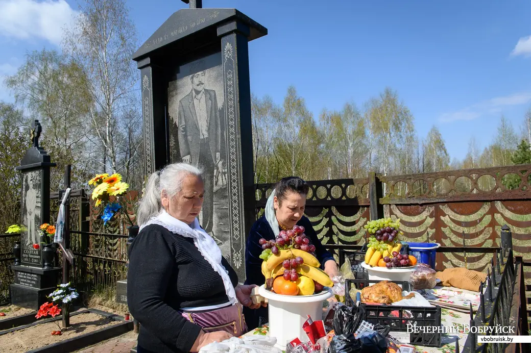 03.05.2022. Бобруйск. Радуница на кладбище в деревне Зеленка-2 (ул. Керамичная)