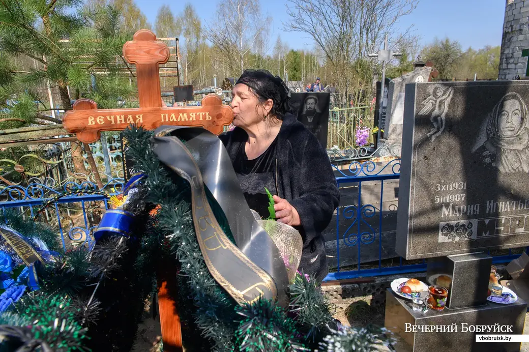 03.05.2022. Бобруйск. Радуница на кладбище в деревне Зеленка-2 (ул. Керамичная)