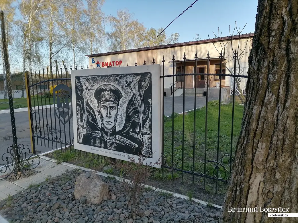 Картинная галерея под открытым небом появилась в Авиагородке.