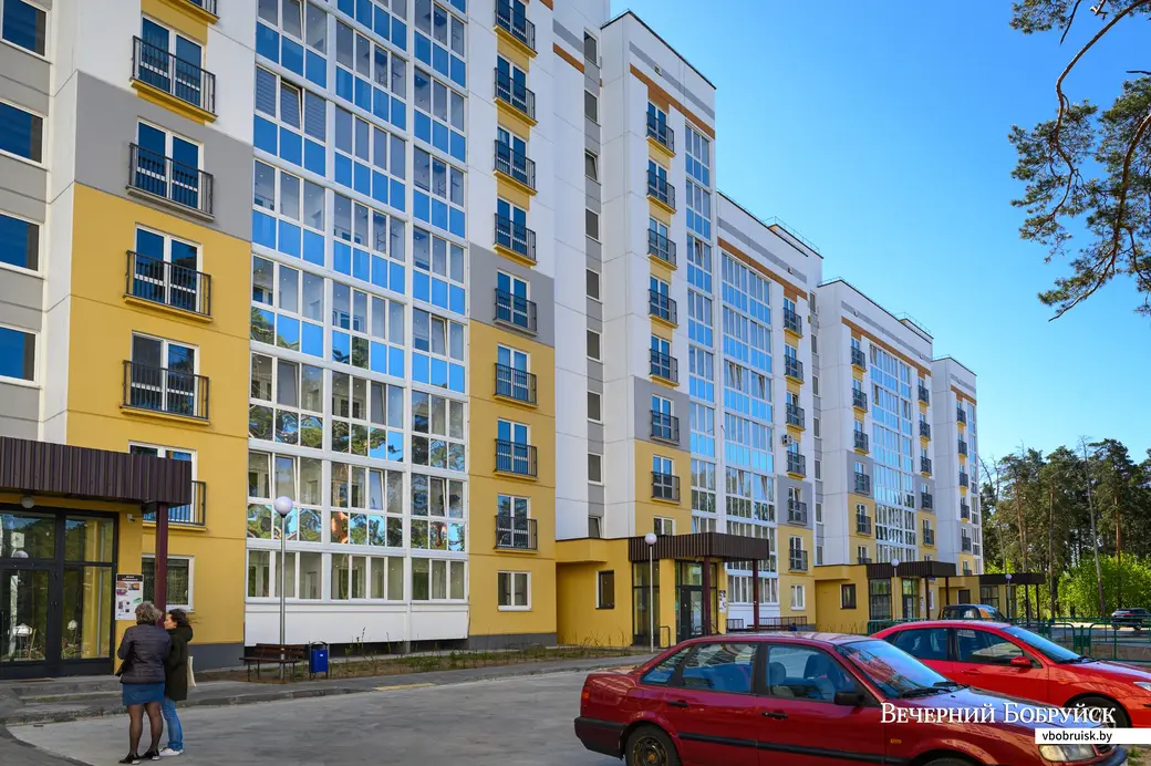 Бобруйск. Строительство новых жилых домов ведет Бобруйский завод КПД. Улица Панова,12 (микрорайон Киселевичи).