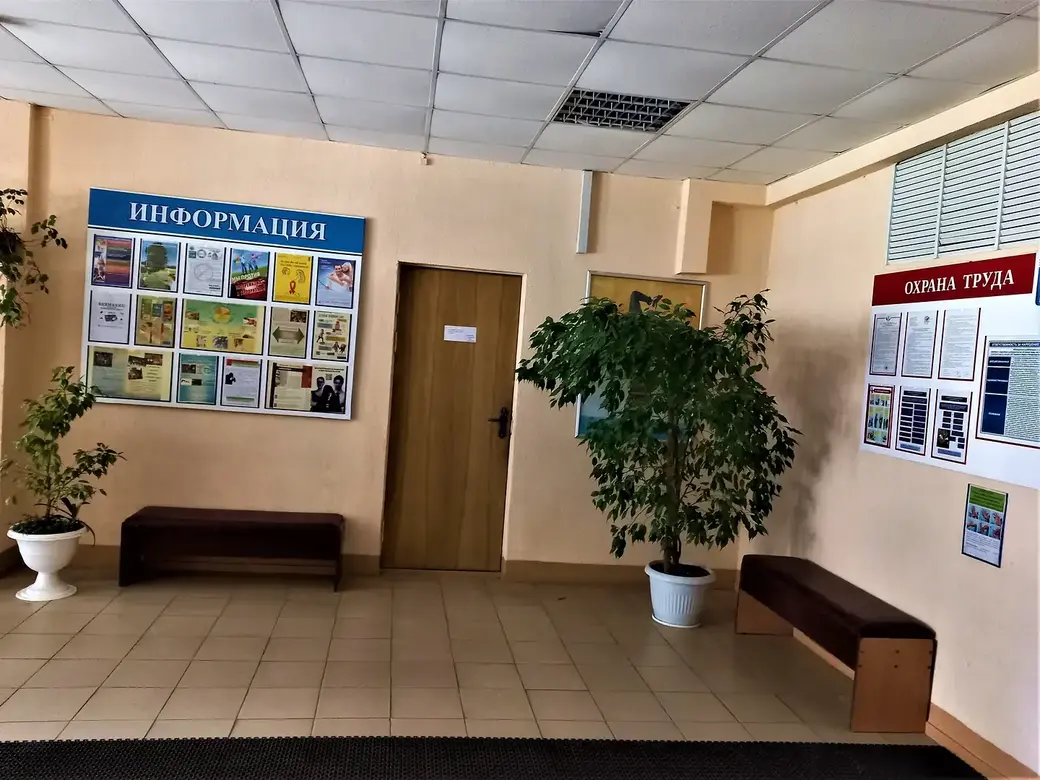 На раздаче блюд.