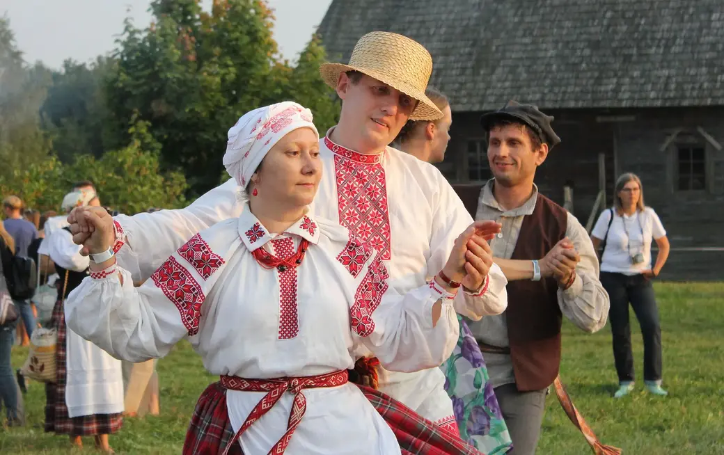 «Літоўская гаспадыня»: як захаваць мяса ці рыбу, калі на дачы няма электрычнасці, а за вокнамі +35? Парады, якім 400 гадоў. Фота мае илюстрацыйны характар.