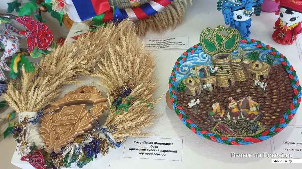 24 июня 2022 года. Гости из разных стран представили свои куклы, которые останутся в нашем городе на память о фестивале.
