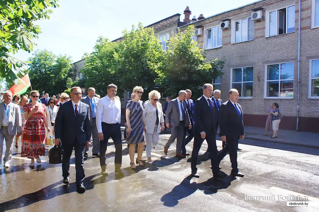 24 июня 2022 года. Праздничное шествие участников фестиваля «Венок дружбы» в Бобруйске.