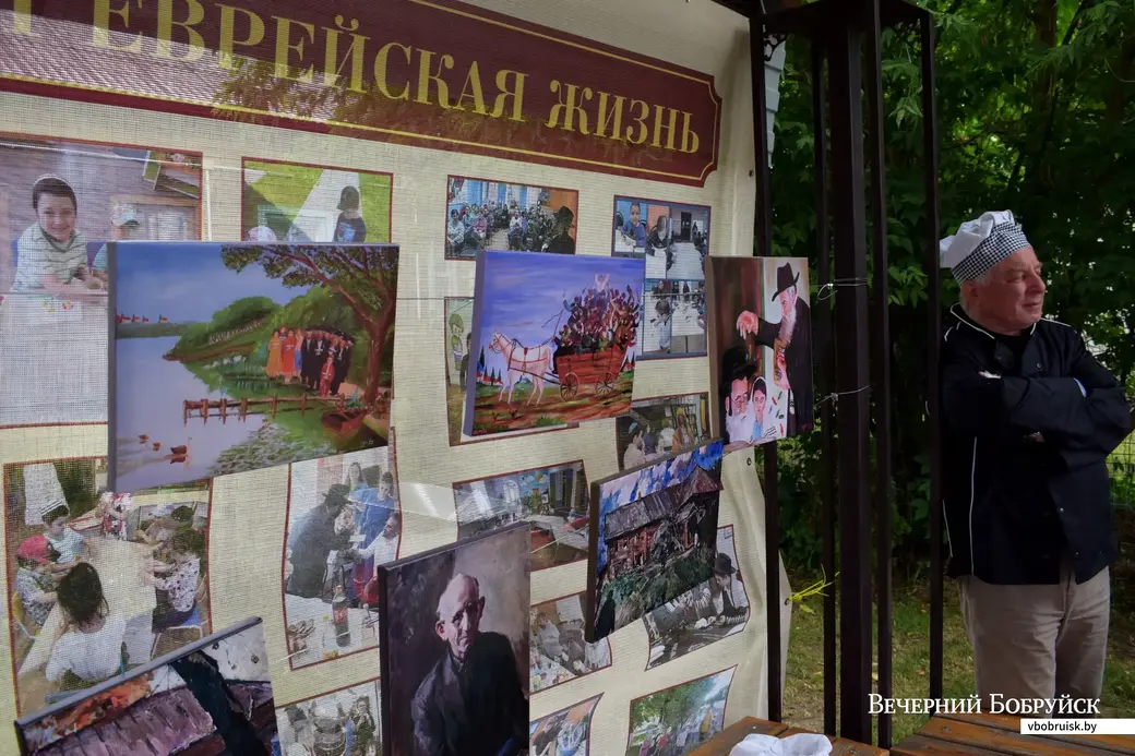 29.06.22, Бобруйск, Еврейский дворик. Открытие памятника «От жизни к жизни» и обновлённых оконных картин