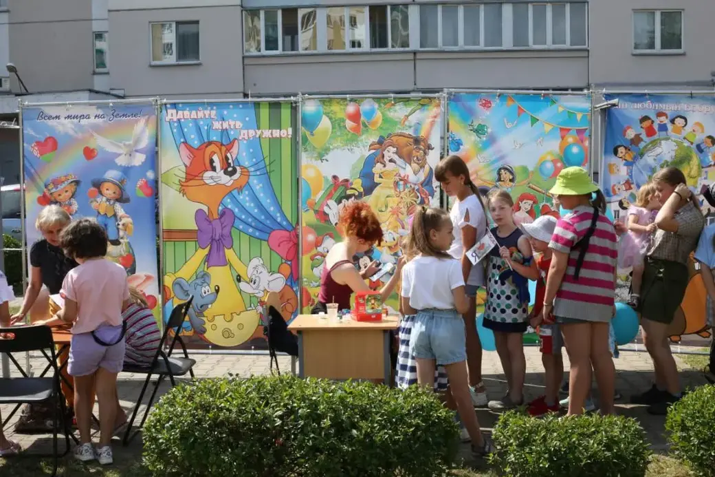 Новая детская комплексная площадка открылась в Бобруйске во дворах на проспекте Георгиевском. Фото: bobrlife.by.