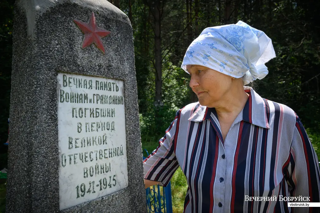 02.07.2022. Глушанский сельский Совет. Жители деревни Евсеевичи Глусского района отправились к местам захоронений на месте сожженых деревень в урочищах Белые, Парщаха,
