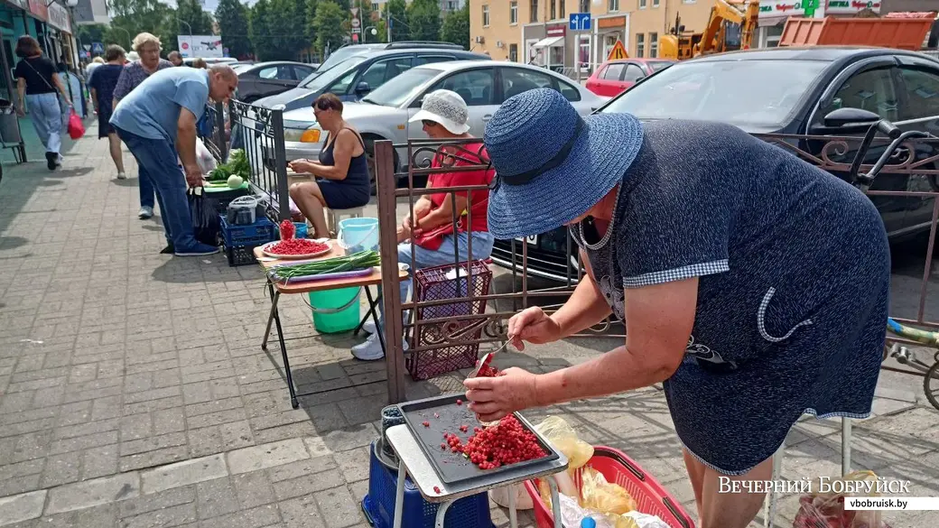 6.07.2022, Бобруйск. рынок на улице Красноармейской.