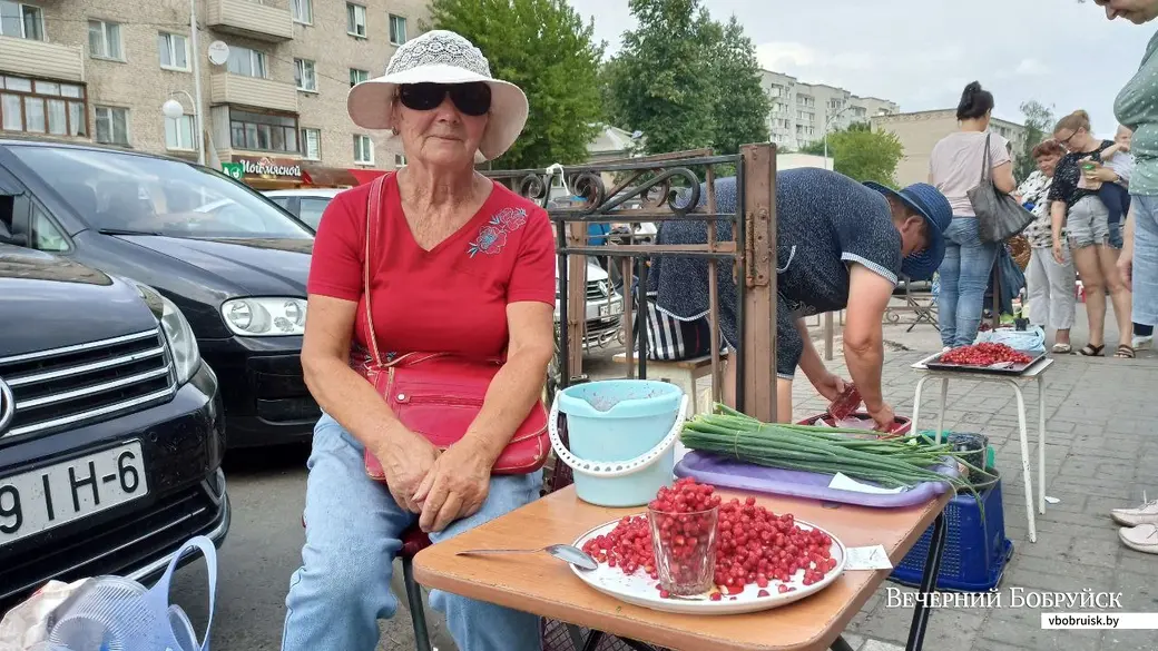 6.07.2022, Бобруйск. Рынок на улице Красноармейской.