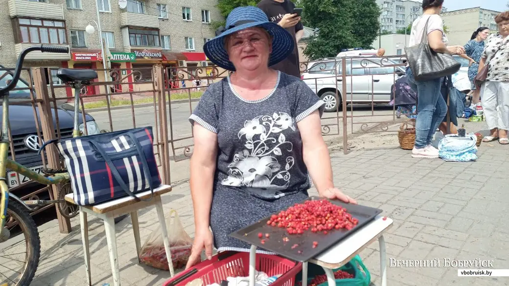 6.07.2022, Бобруйск. рынок на улице Красноармейской.