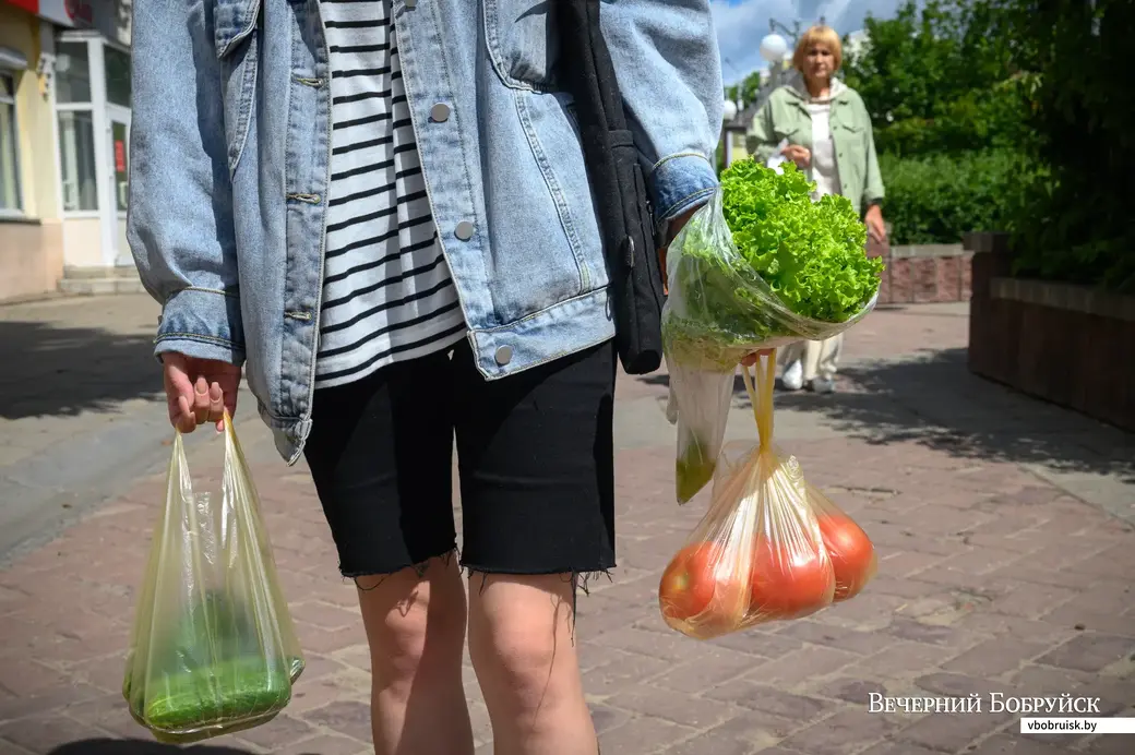 07.07.2022. Бобруйск. Вот и все, что мы купили за 10 рублей на центральном рынке.