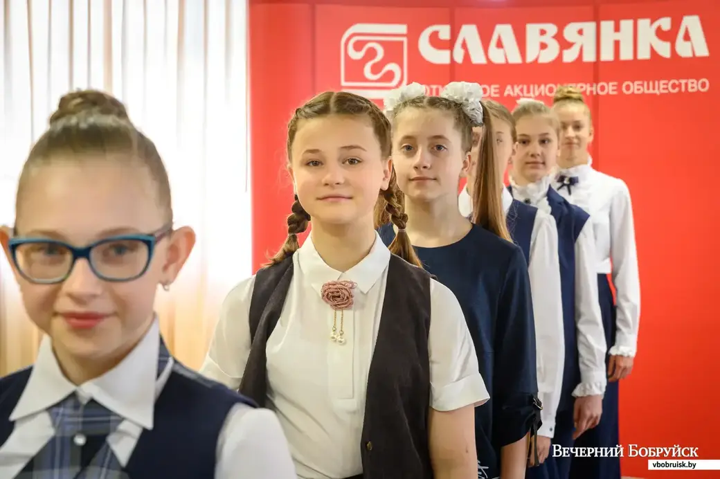 Бобруйск. Показ школьной формы к новому учебному году на ОАО «Славянка». Фото из архива «ВБ».