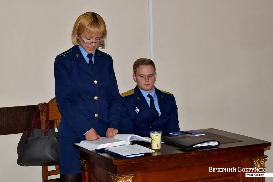 14.07.22, суд Кировского района. Рассмотрение дела директора бобруйской фирмы ритуальных услуг. Прокуроры Маргарита Пирожник и Валерий Якимов