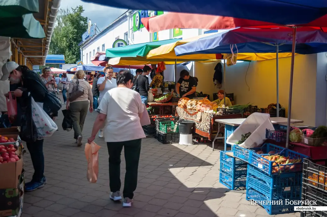14 июля 2022 г. Продуктовый рынок на ул. Красноармейской.
