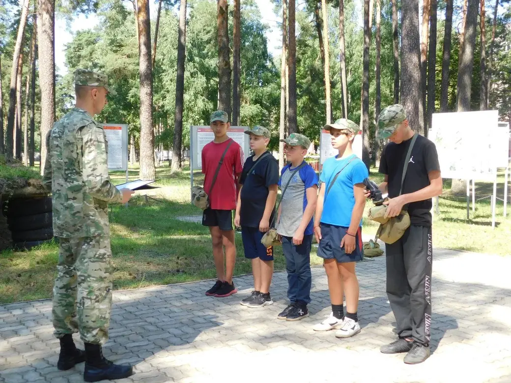21.07.2022. Занятия в военно-патриотическом оздоровительном лагере на базе в/ч 5527 в Киселевичах.