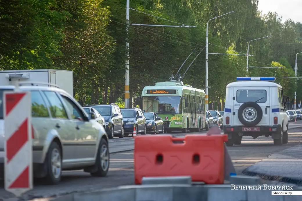 26.07.2022. Бобруйск. Транспортные затруднения на участке улицы Минской от 50 лет ВЛКСМ до выезда с ОАО