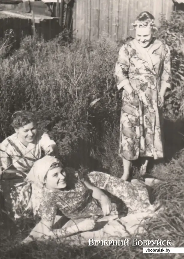 9. Бобруйск, конец 1950-х. Три сестры.