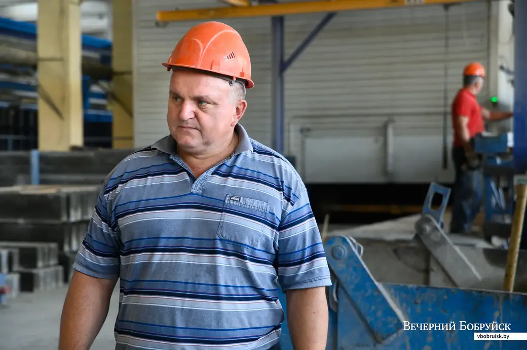 ОАО «Бобруйский завод крупнопанельного домостроения» в лицах. Начальник производства Александр Коменок.