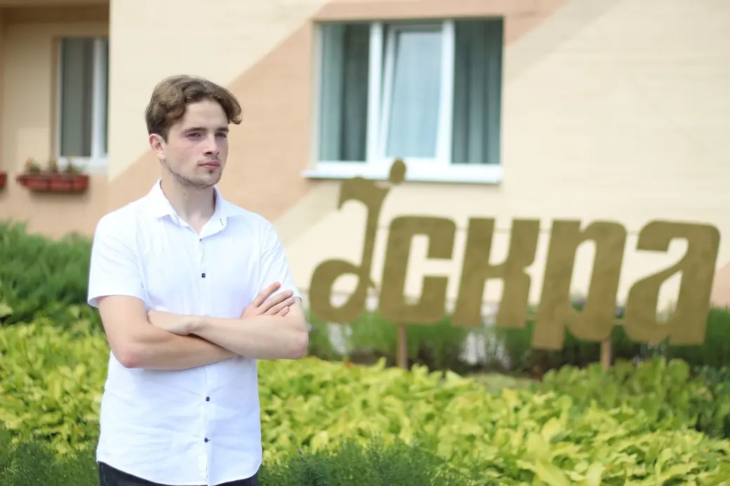 Виталий Руцкий только что приехал на свое первое место работы в Чаусскую газету Искра. Фото из архива героя