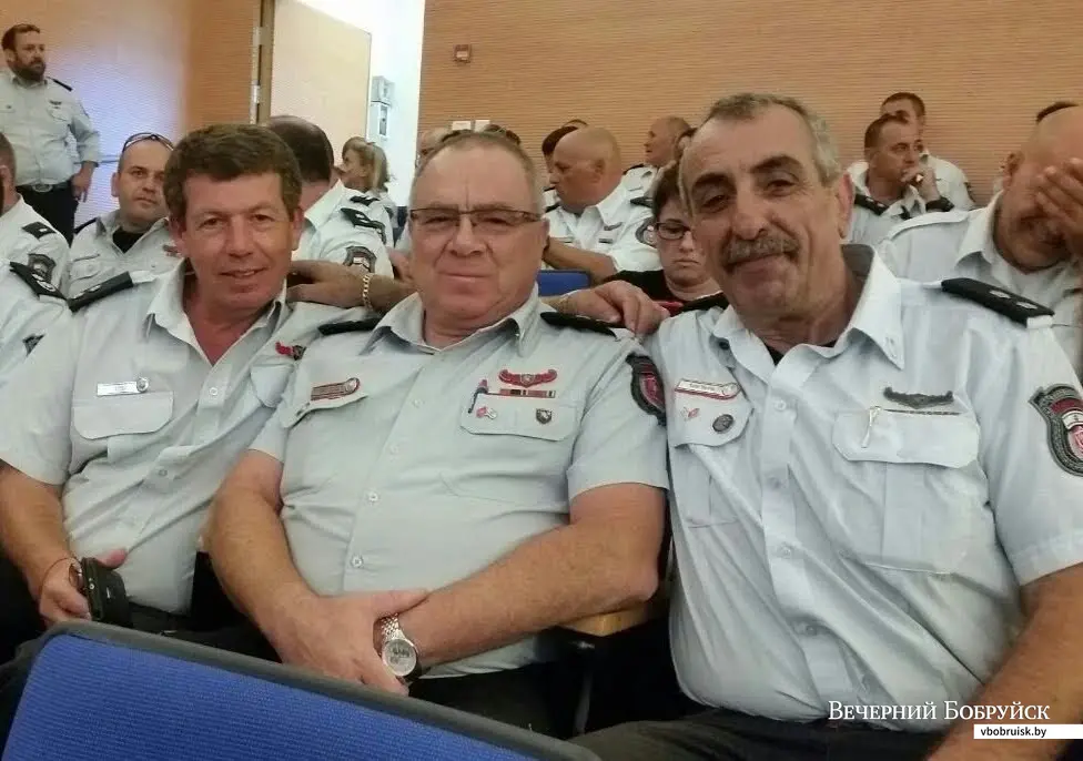 Леонид (посередине) на совещании с сослуживцами. Израиль, 2018 год.