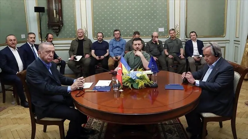 Львов, 18 августа 2022 года. Трехсторонняя встреча президентов Украины, Турции и Генсека ООН.