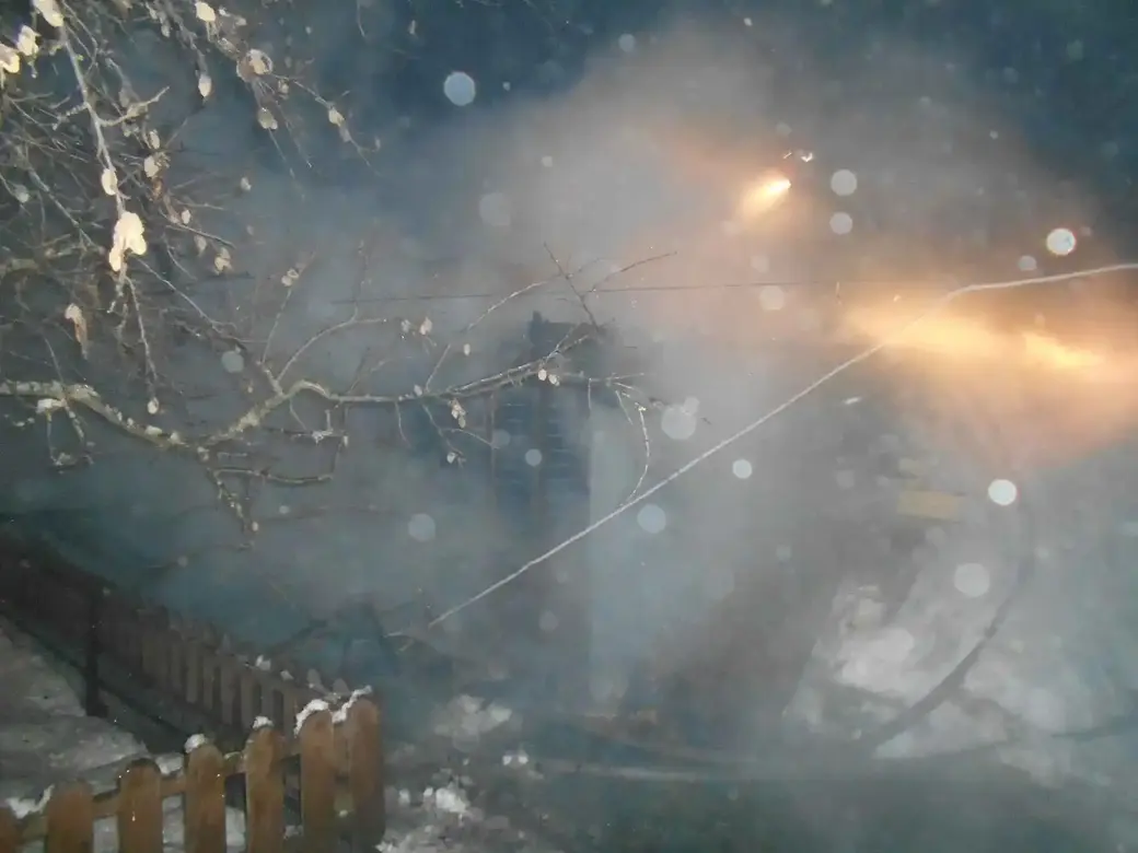 05.12.22г Пожар бани случился ночью в деревне Орехово. Фото: Бобруйский ГРОЧС
