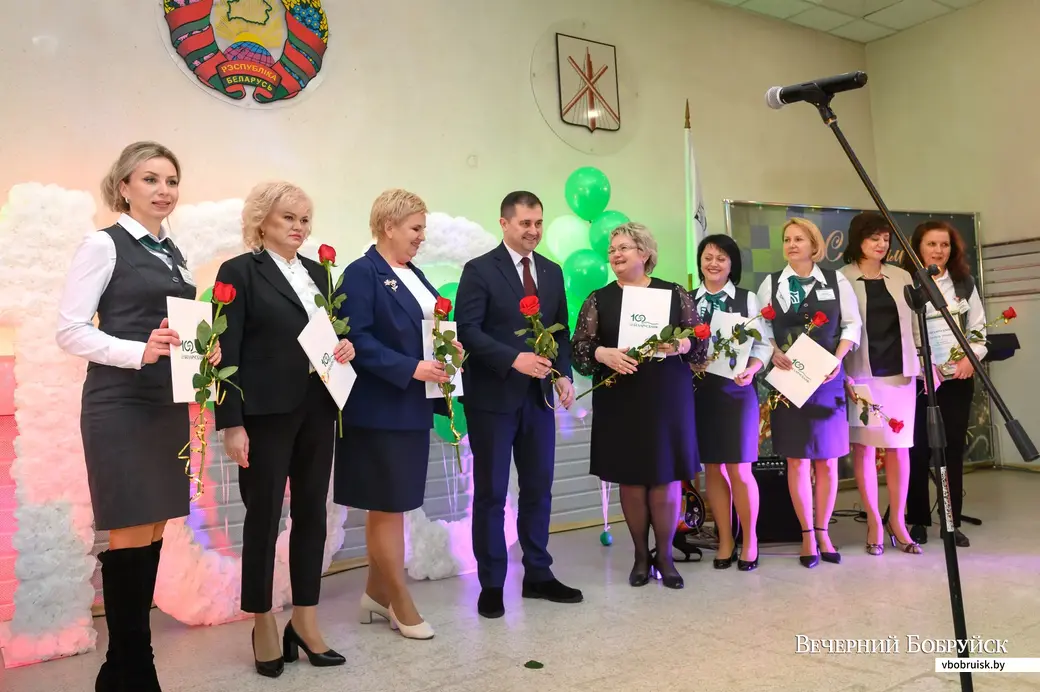 09.12.2022. Бобруйск. Праздничный концерт к 100-летию ОАО «АСБ Беларусбанк» в ЦБУ №703 г.Бобруйска. Начальник Могилевского областного Управления №700 Олег Сосновец