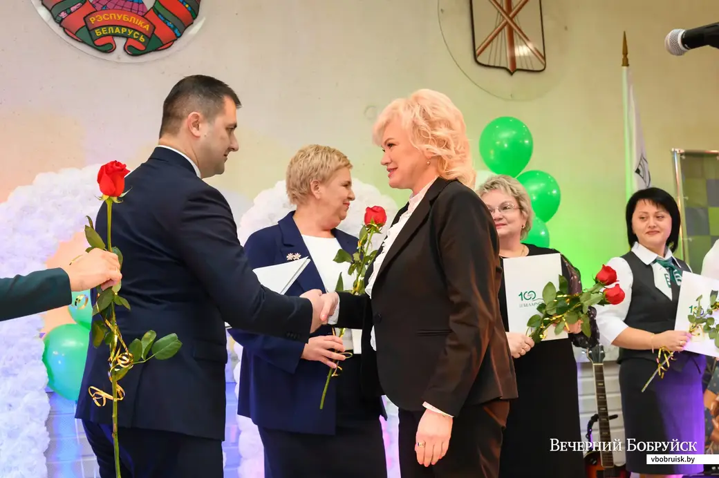 09.12.2022. Бобруйск. Праздничный концерт к 100-летию ОАО «АСБ Беларусбанк» в ЦБУ №703 г.Бобруйска. Начальник Могилевского областного Управления №700 Олег Сосновец