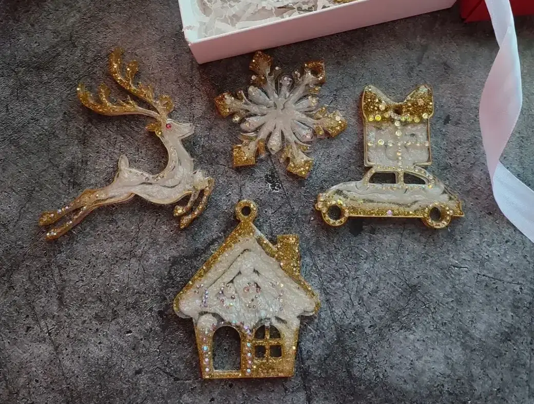 Игрушки из эпоксидной смолы.