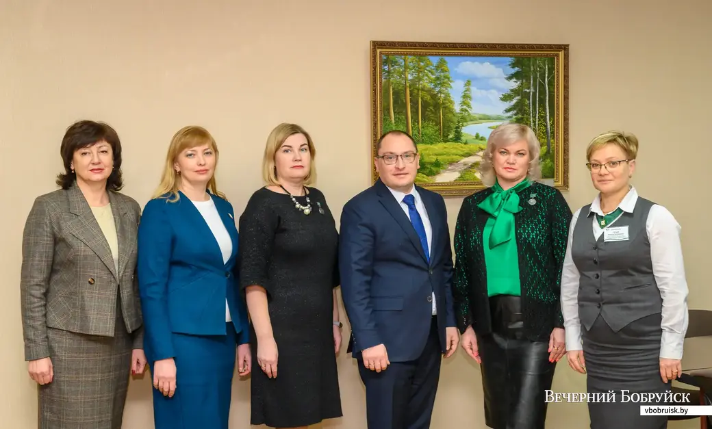 Зам. директора Молодцова Людмила Владимировна, начальник отдела корпоративного бизнеса Леонович Татьяна Павловна, начальник отдела продаж Капустина Наталья
