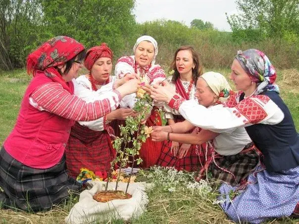 Людміла Крылова (справа) на фэсце «Пятровіца» ў Любані ў 2019г.