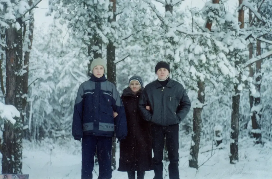 Фото 7. Лидия Николаевна с сыновьями, 2000-е.