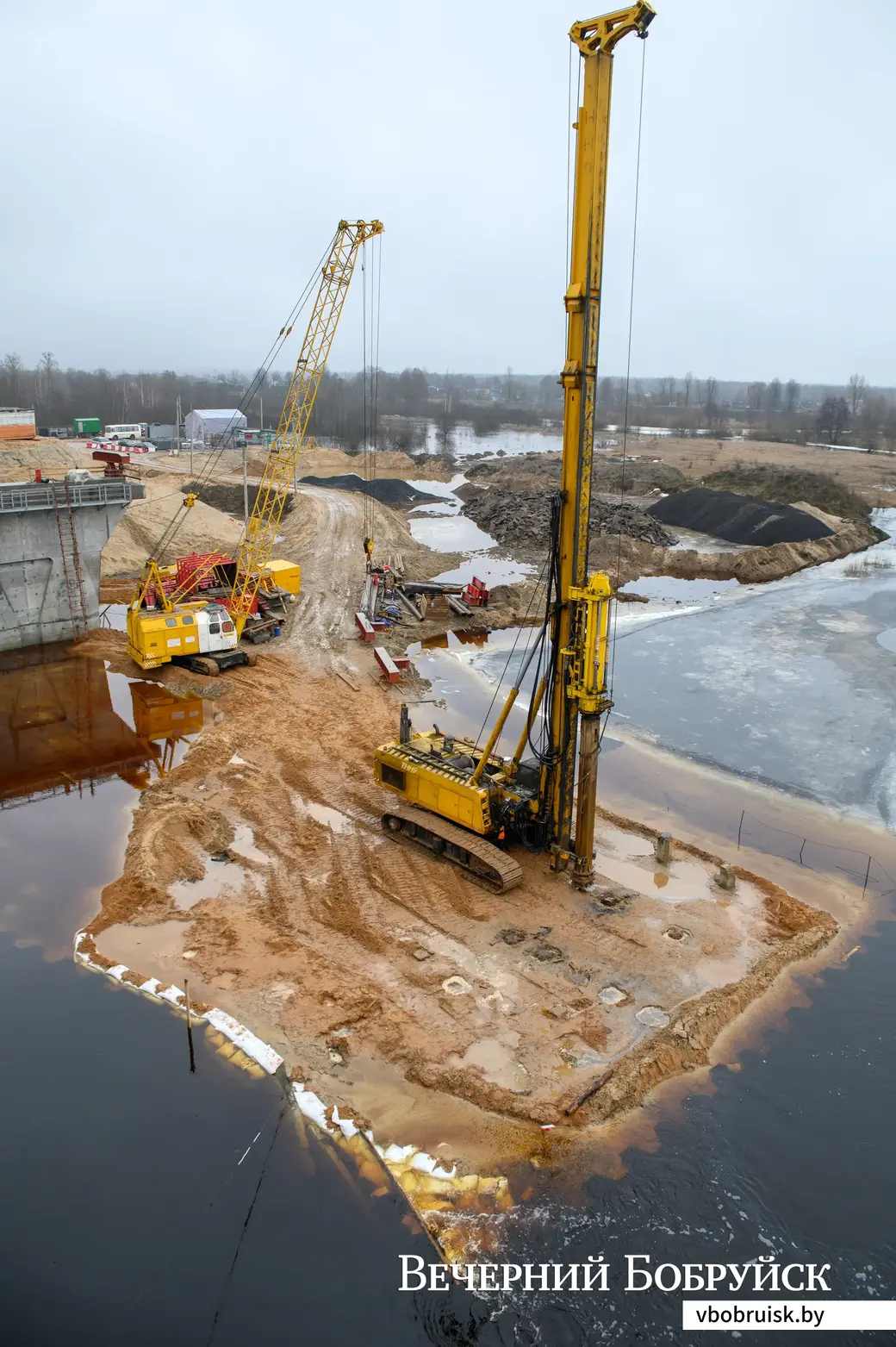 23.01.2023. Бобруйск. Продолжается строительство нового Титовского моста.