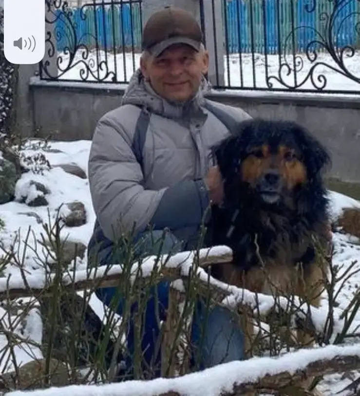 Андрей со своим любимцем Джеком, забрал его из приюта.