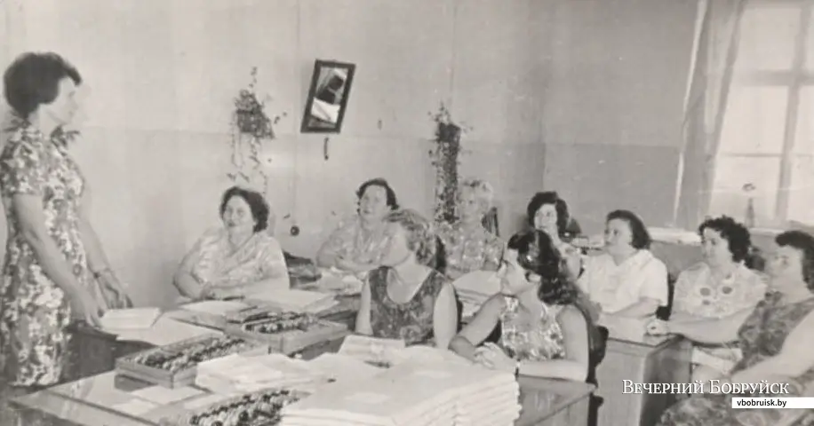 Июль 1974 год. Юридическая лекция в бухгалтерии завода им. Ленина.