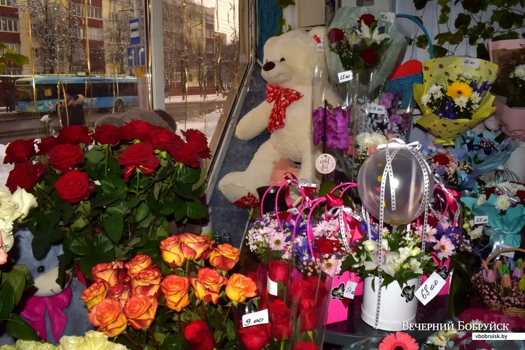 7.03.2023, Бобруйск. Цветочная торговля у Дома связи.