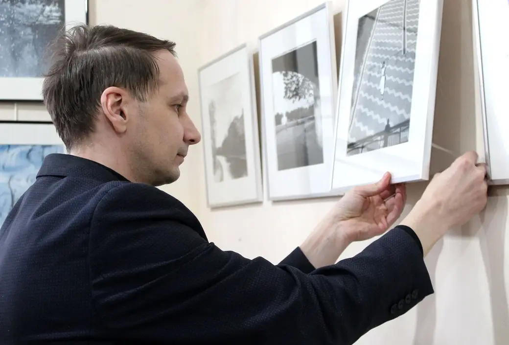 Выставка фотографий минчанина Вячеслава Дудоладова в Могилеве. Март 2023 года.