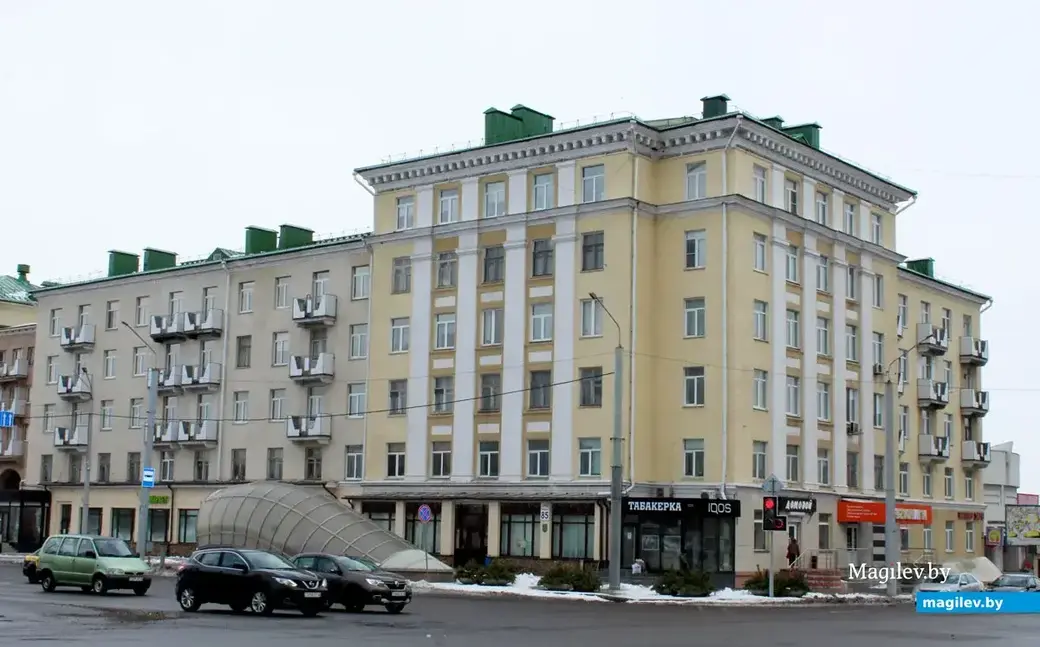 Дом №85 на углу улицы Ленинской и проспекта Мира. Могилев, март 2023 года.