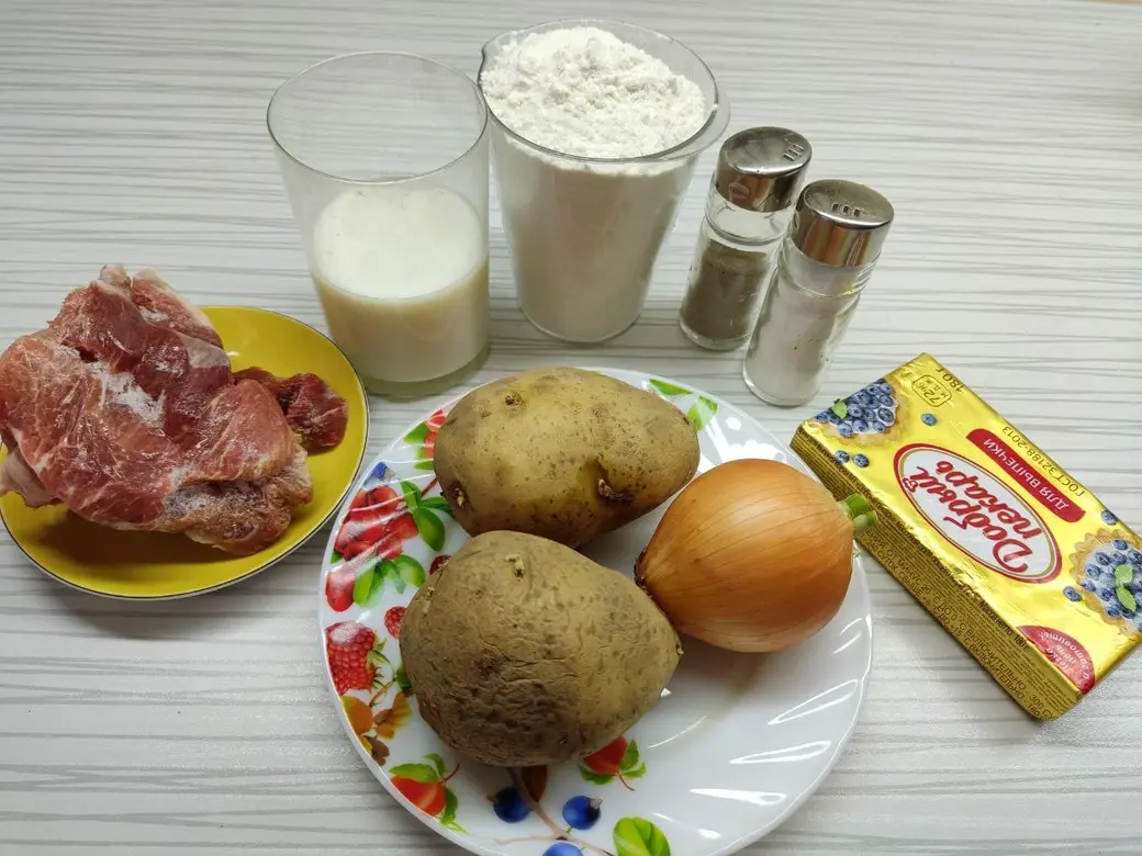 Треугольные пирожки с мясом и картошкой. Что понадобится для приготовления?