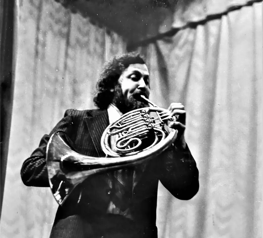 Владимир Браиловский и его валторна. Могилев, музыкальное училище, 1980-е годы.